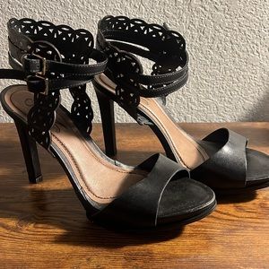 SOFIA- Z Gorgeous Leather Stiletto -Sz 9